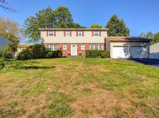 16 Joan St, Kendall Park, NJ 08824