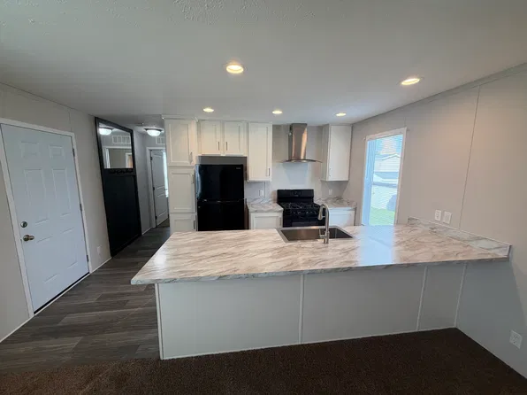 76 Ash Ave, Highland, MI