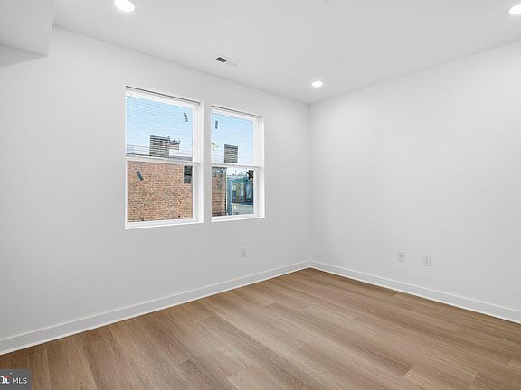 5th image of 731 W Huntingdon St #2