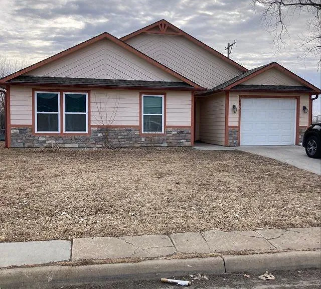 7112 SW Greenview Dr — Photo 1
