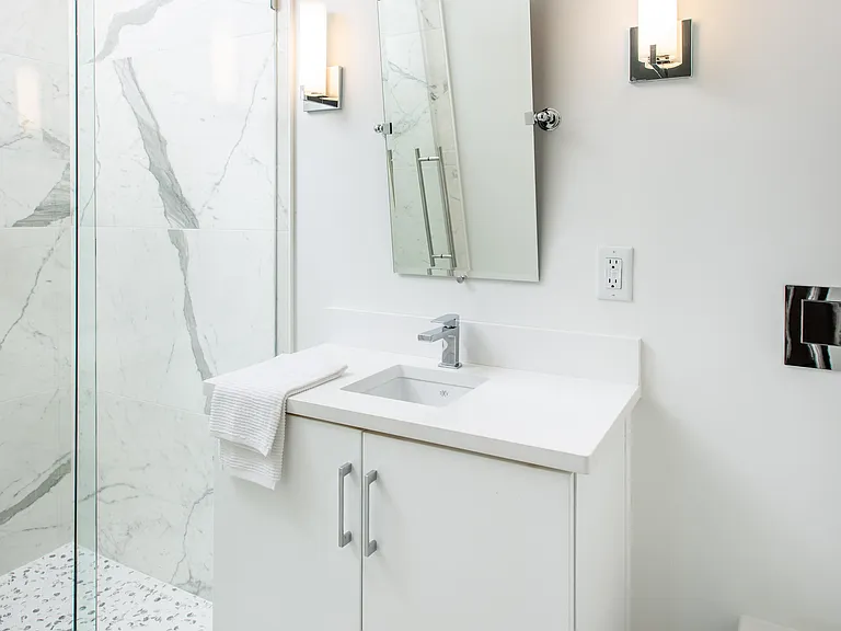 1308 Fatherland St — Photo 11