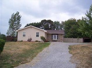 16781 Artistic Dr, East Liverpool, OH 43920