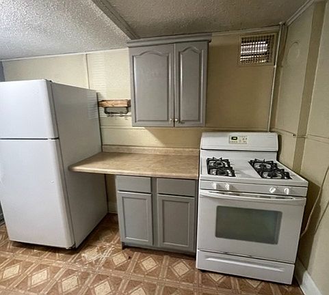 2nd image of 908 7th St S