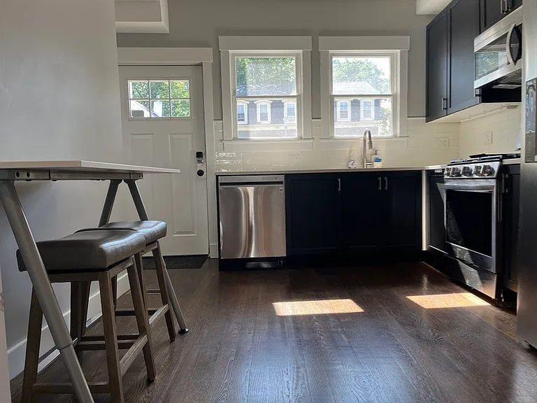 8 Chestnut Ave #1 — Photo 3