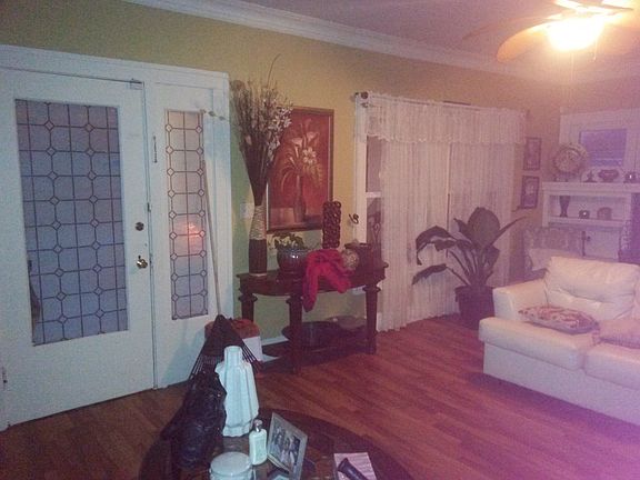 3rd image of 1338 N Lasalle St