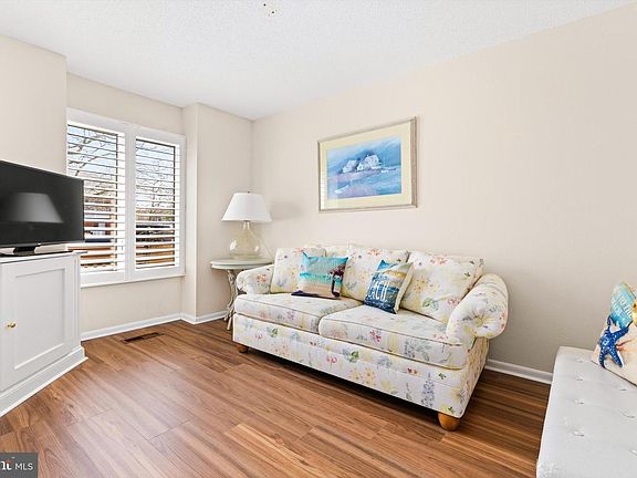 5th image of 3105 Windjammer Ln #75