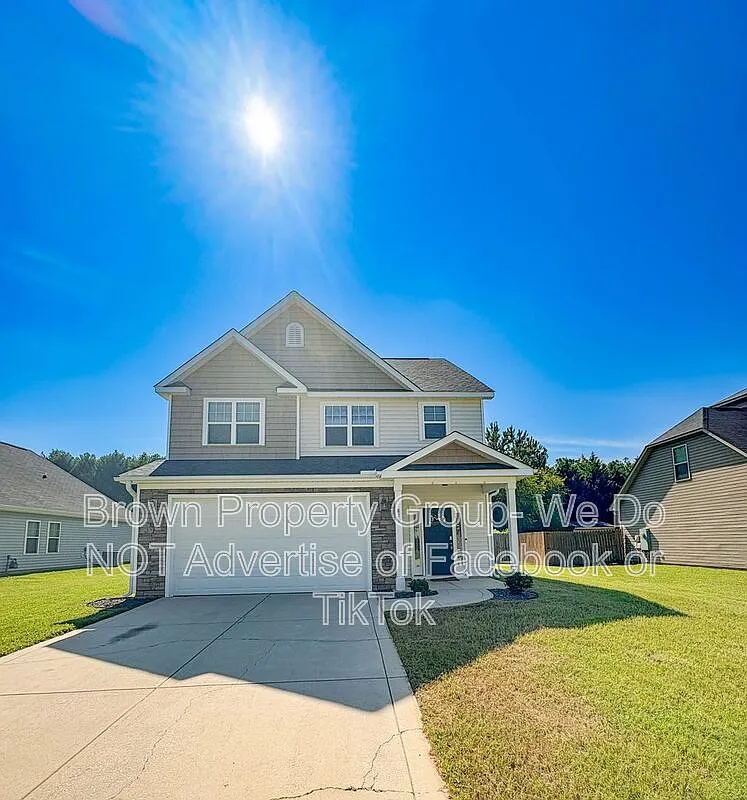4 bed, 2.5 bath, 1950 sqft, $2,100 — Photo 2
