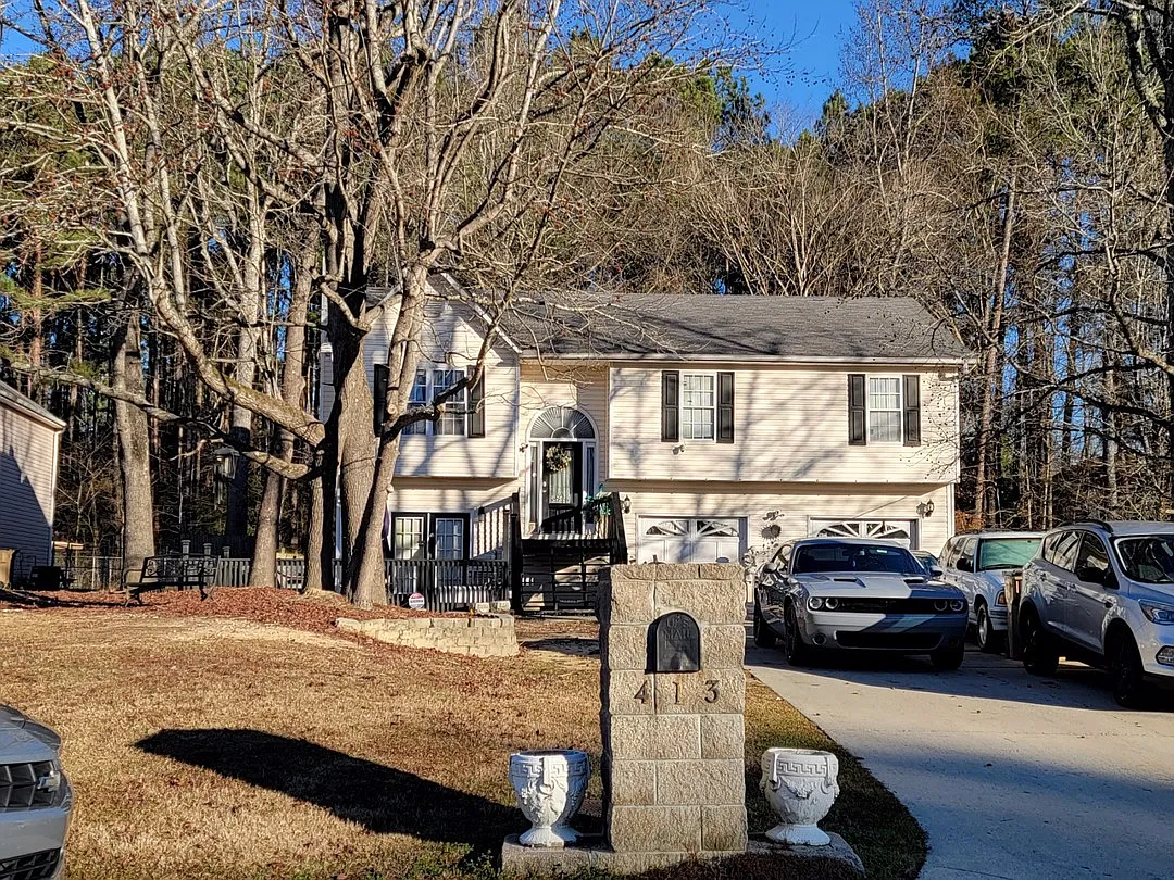 413 Montgomery Pl photo 1