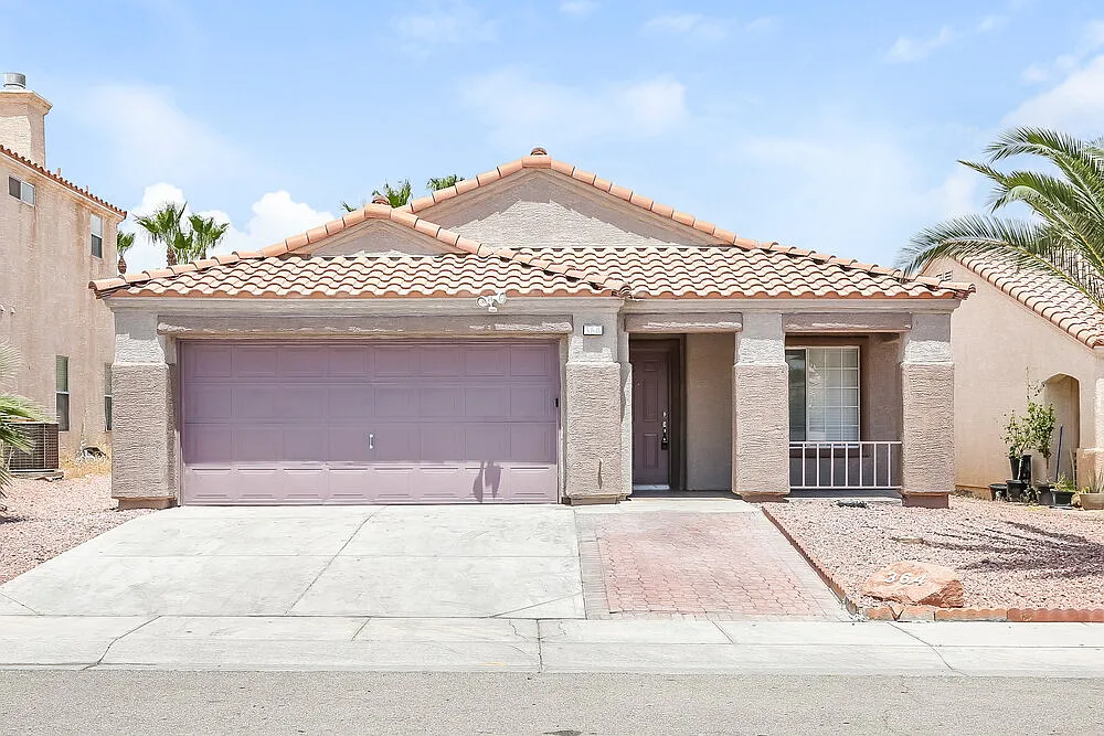 3 bed, 2.0 bath, 1298 sqft, $2,060 — Photo 1