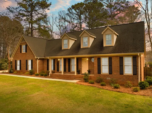 125 Oxford Ln, Fayetteville, GA 30215