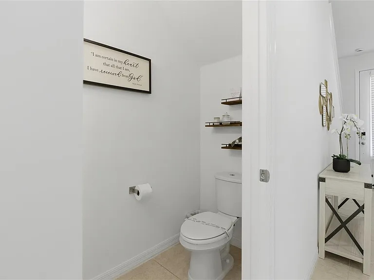 710 Longboat Dr — Photo 6