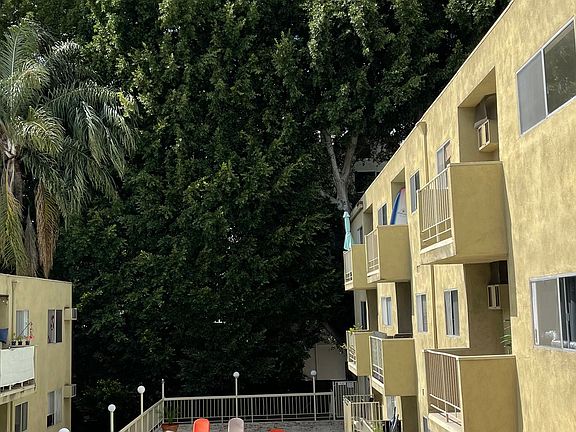 4th image of 1011 Palm Ave APT 414