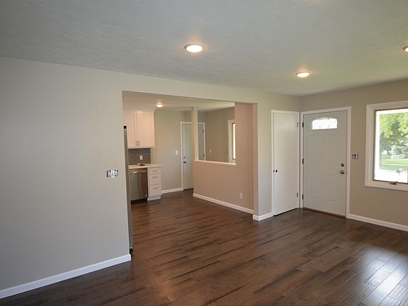 4th image of 4429 Wellington Ave