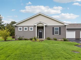 6477 Juniper Dr, Wonder Lake, IL 60097