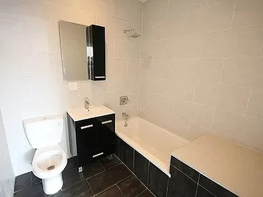 Rented by Makover Group Inc | media 10