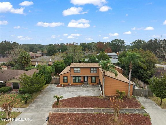 3rd image of 4053 GREENWILLOW LANE W. Lane W