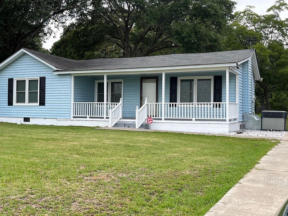 1st image of 220 Brookwood Dr