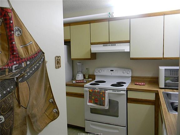5th image of 96 Mathews Dr APT 20