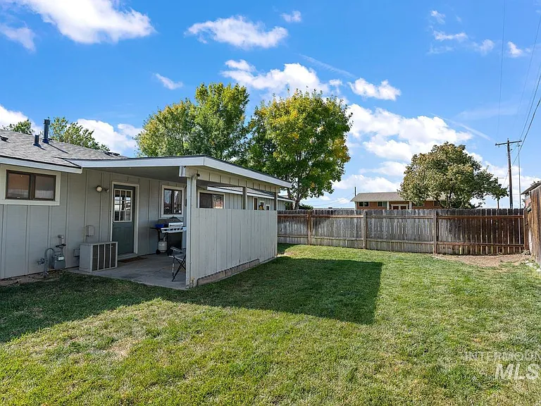 818 S White Cloud Dr — Photo 11