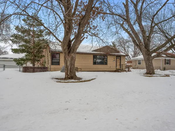 1045 Beatrice St, Eagan, MN 55121