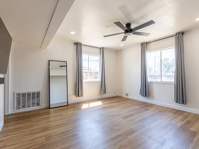 310 S D St — Photo 18