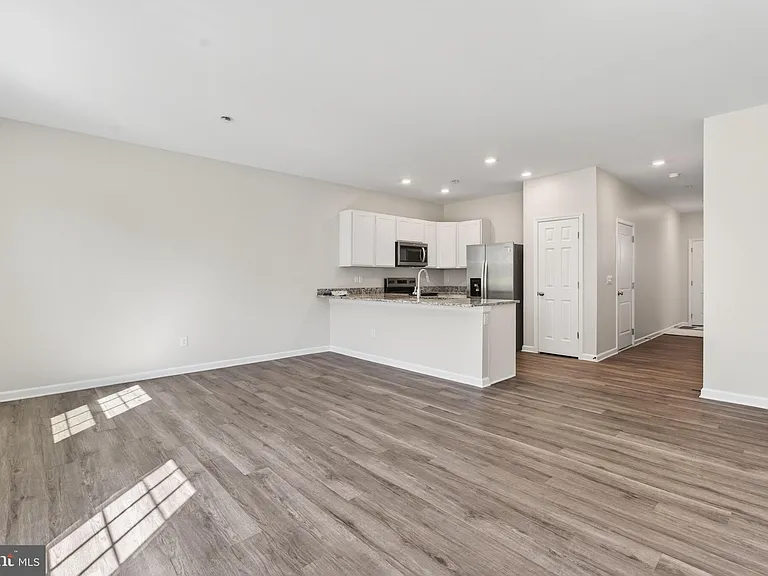 183 Caterpillar Dr — Photo 7