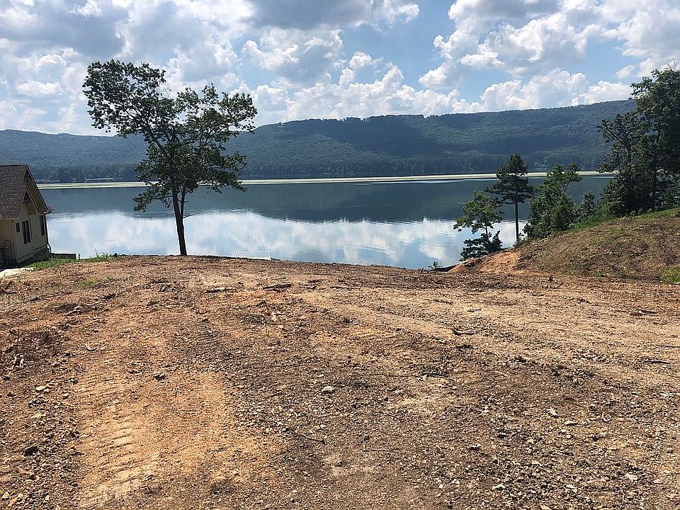 2nd image of 1713 Lookout Mountain Dr