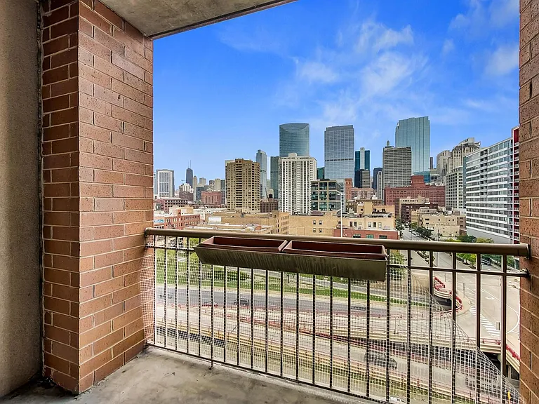 720 W Randolph St #1003 — Photo 14