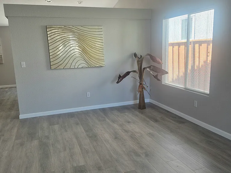 4710 Myrtle Dr — Photo 3