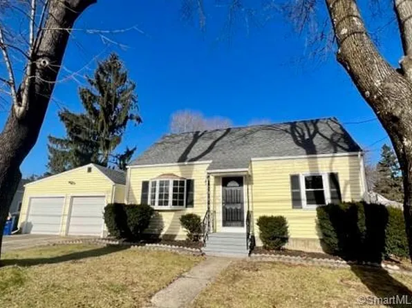 249 Lynne Place, Bridgeport, CT 06610
