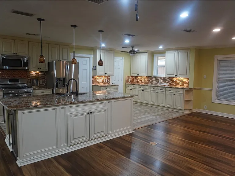 7506 Dearborn St — Photo 3