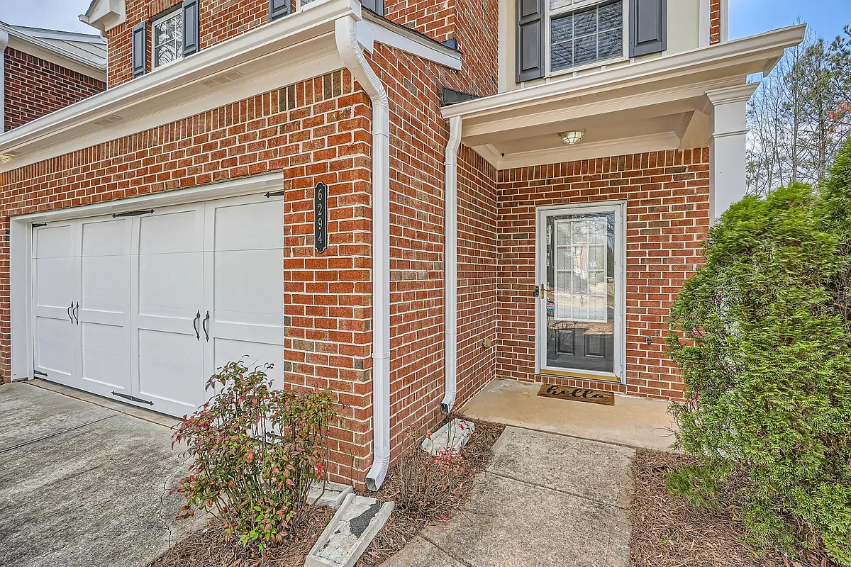 Building Photo - 6294 Spring Knoll Ct