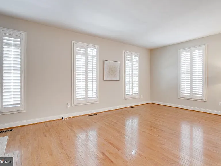 8320 Dockray Ct — Photo 17