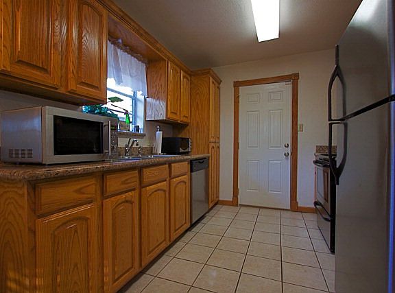 2nd image of 917 S Huisache Ct