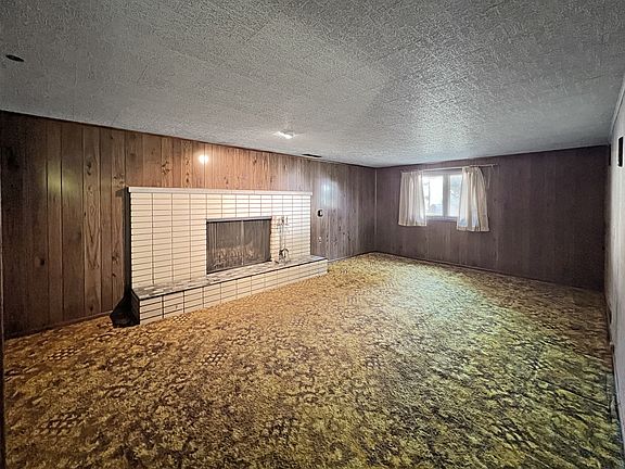4th image of 589 Superior Ave