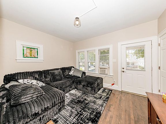 3rd image of 2807 S 9th STREET
