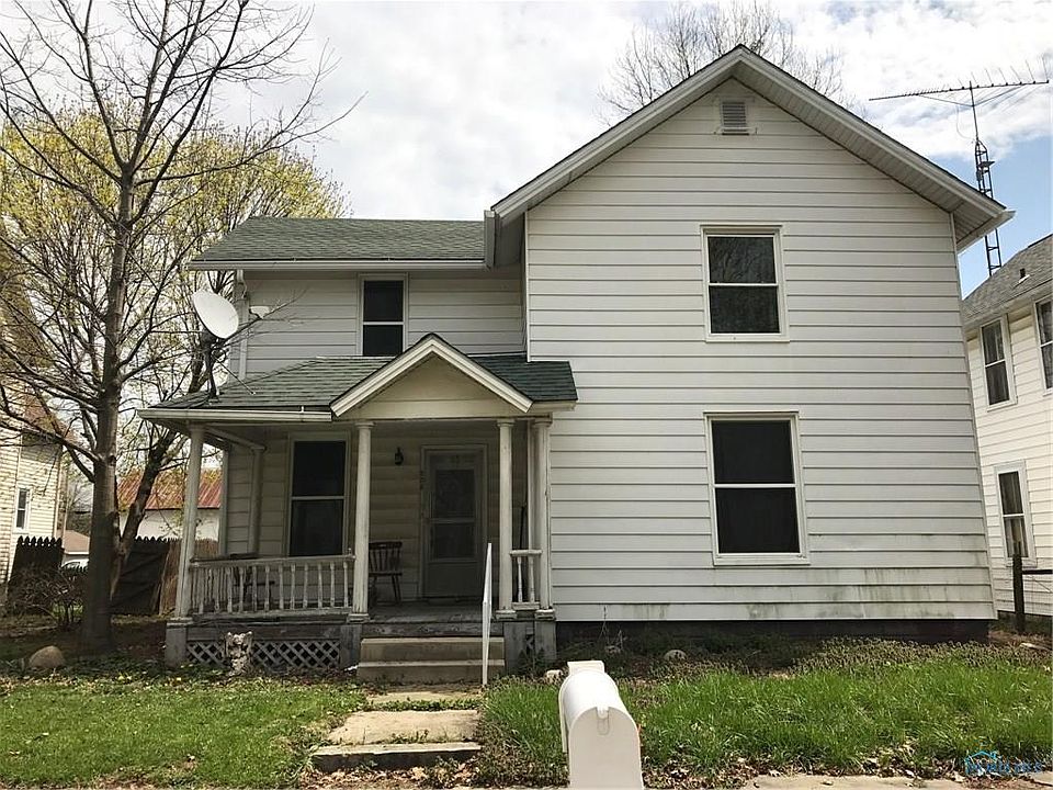 1st image of 204 N Main St