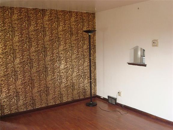 4th image of 609 Nordeen Dr