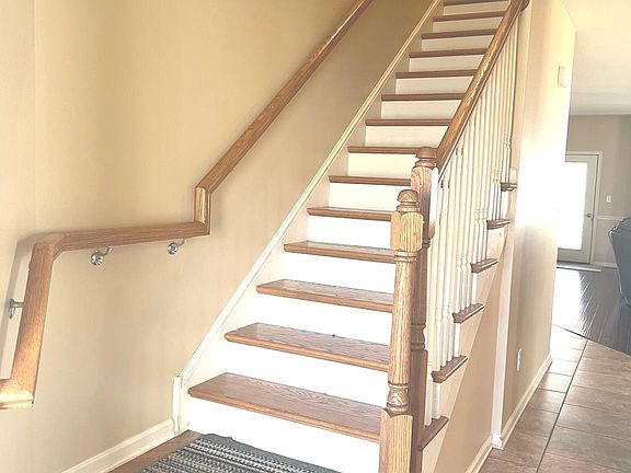 2nd image of 19042 Hummingbird Ln