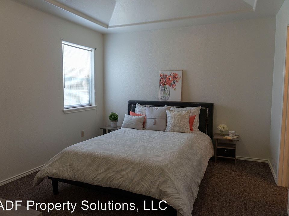 1st image of 2402 Kimberly Ln APT 1