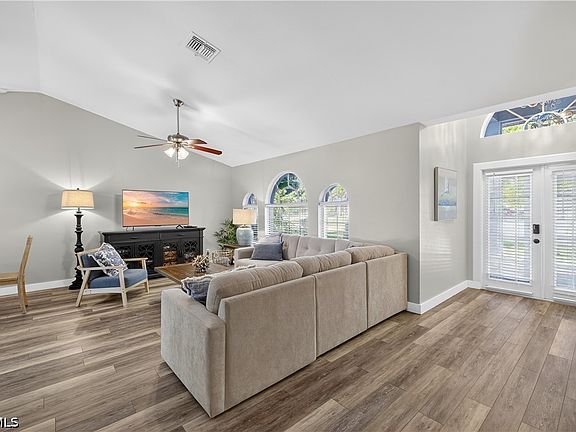 3rd image of 1333 SW 1st Pl