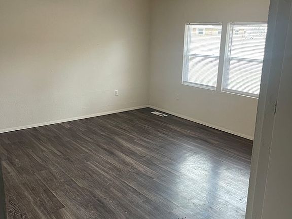 3rd image of 1112-14 Catalpa Ave #1112