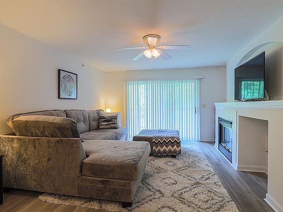 3rd image of 7185 English Dr #5-202