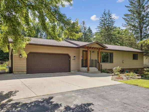 2466 Imperial Dr, Saint Cloud, MN 56301