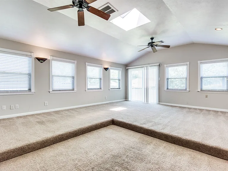 310 Barclay Ave — Photo 14
