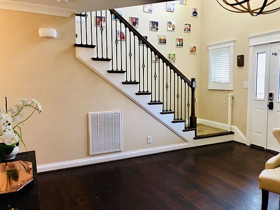 2nd image of 309 Ivy Bend Cir