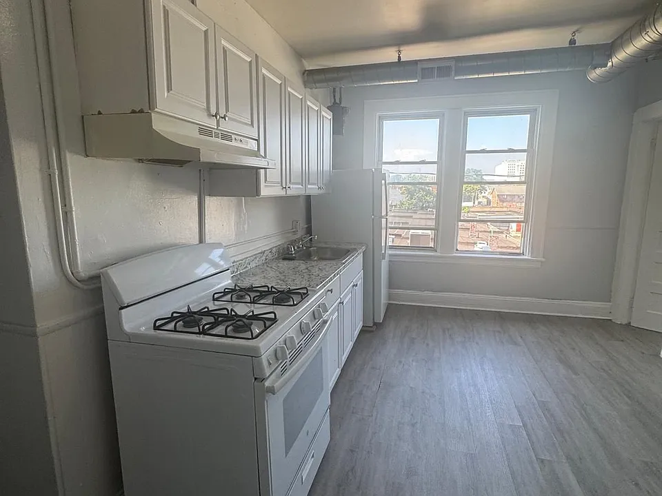 159 Charles St #4