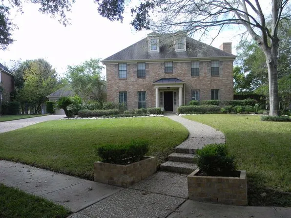 54 Greensward Ln, Sugar Land, TX 77479