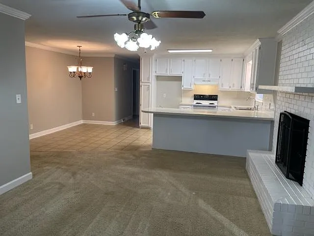 Family room/Kitchen