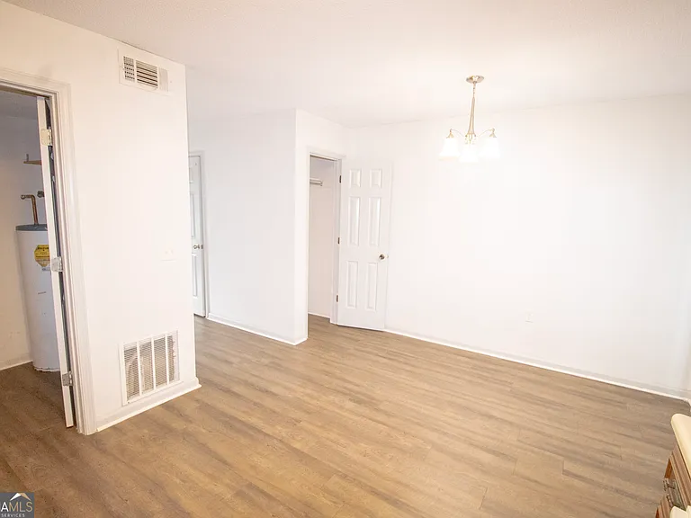 251 Knight Dr #10 — Photo 6